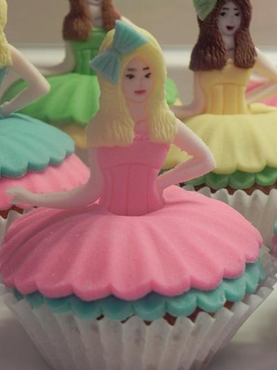 Fashion Girl - Cake by Victoria