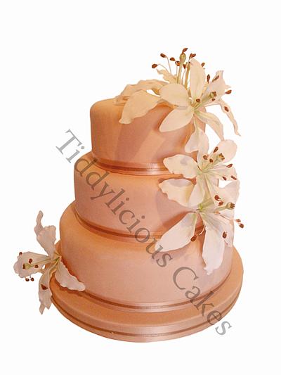 Lily Wedding cake - Cake by Tiddy