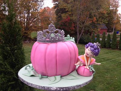 The Princess in the Pumpkin Patch - Cake by Aida Casanova