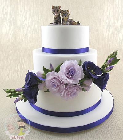 Cats & Flowers Wedding Cake - Cake by Natasha Shomali
