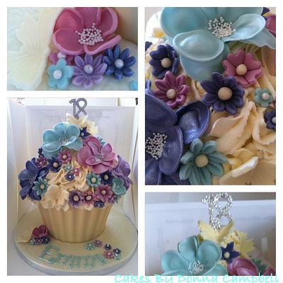 Giant Cupcake - Cake by Donna Campbell