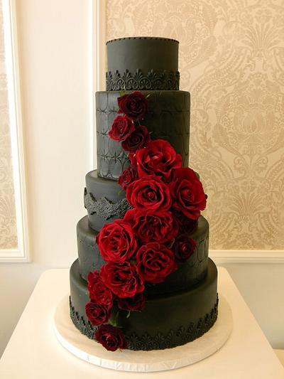 Black Magic Roses - Cake by Ester Siswadi