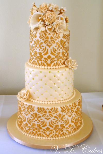 Gold damask - Cake by Veronika Drabkova
