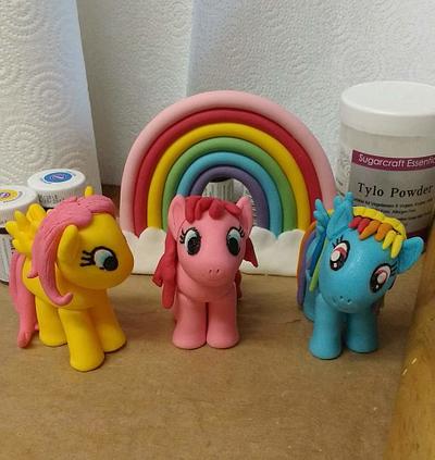My little pony fondant models. - Cake by Bouchybakes