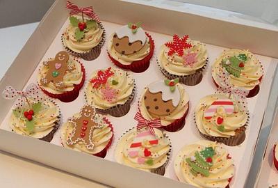 Christmas Cupcakes - Cake by Lolli's cake boutique