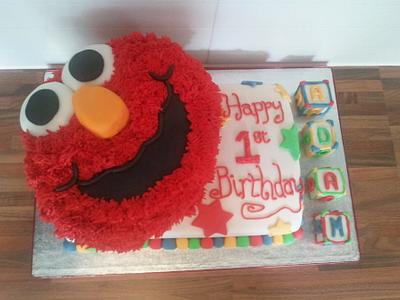 I'm Elmo amd I know it!  - Cake by Donna