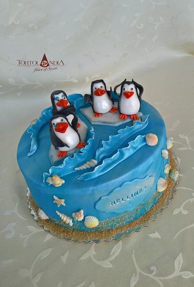 Penguins of Madagascar - Cake by Tortolandia