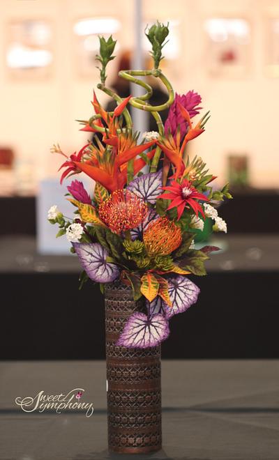 Fireworks in Sugarflowers- 1st place gold Cake International - Cake by Sweet Symphony