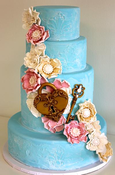 Key to My Heart - Cake by Veronica Arthur | The Butterfly Bakeress 