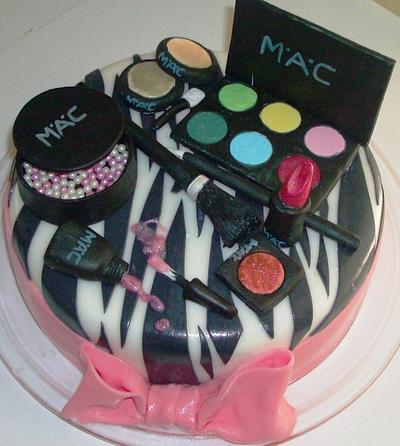 make up birthday cake - Cake by Eleni Orfanidou 
