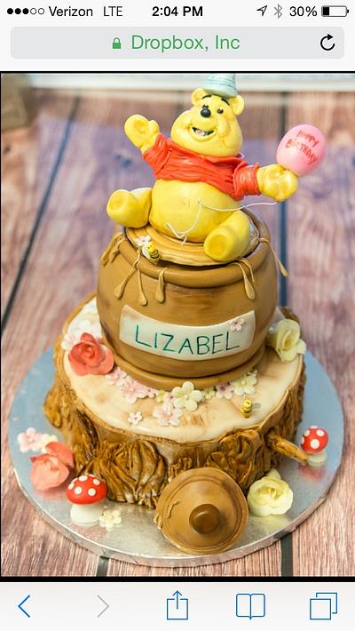 Winnie the Pooh Cake - Cake by Dani's Sweet Boutique 