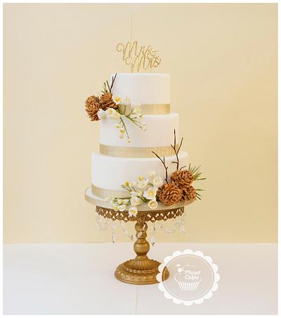 Winter Wedding - Cake by Planet Cakes