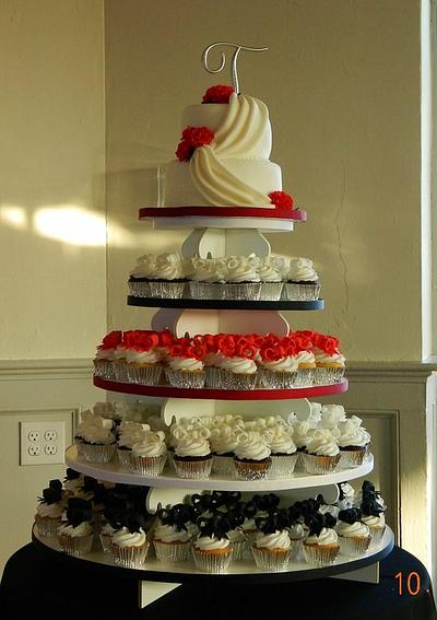 Nakia's Wedding Cake - Cake by Maureen