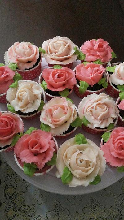 Floral buttercream cupcakes - Cake by Aels