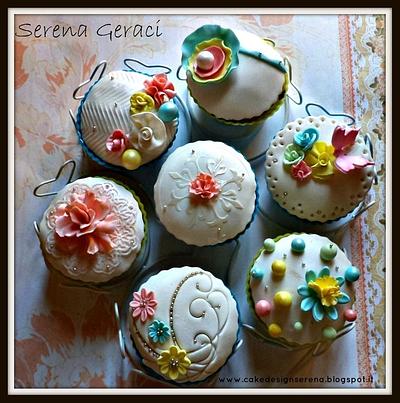FLOWER CUPCAKES - Cake by Serena Geraci