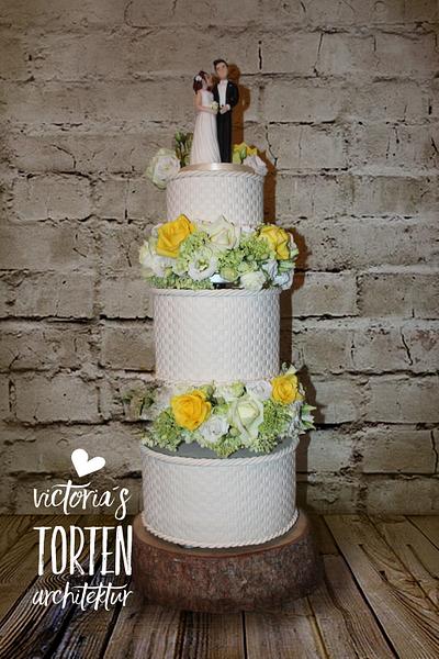 Wedding Cake with Bride and Groom Topper - Cake by Victorias Torten Architektur