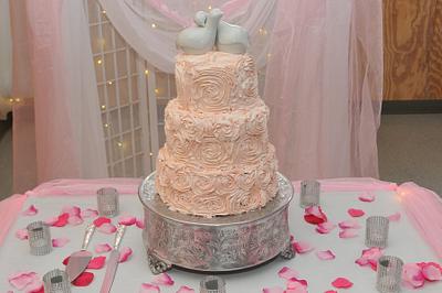Rose wedding - Cake by Valley Kool Cakes (well half of it~Tara)
