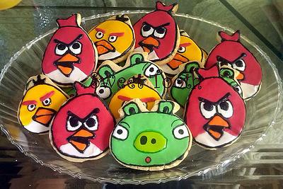 Angry Bird Cookies - Cake by Carsedra Glass