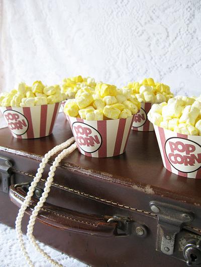 Take me to the movies  - Cake by Sugar&Lace Cake Company