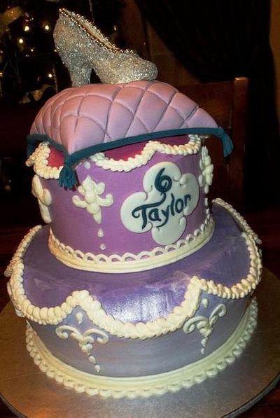 Cinderella shoe Cake - Cake by WinchesterDeb