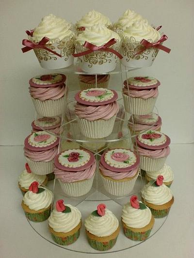 Vintage style cupcakes - Cake by Nicola Shipley