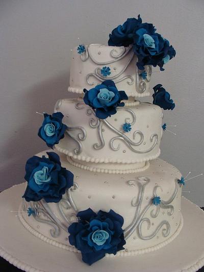 Blue roses and silver twirls - Cake by liesel