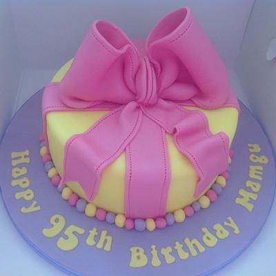 Large bow birthday cake - Cake by Kay Augustus Gloop Cakes