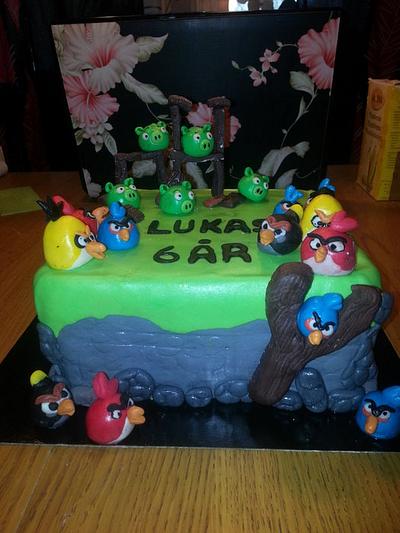 Angry birds - Cake by cherrybabe71