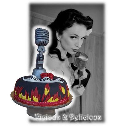 Rockabilly microphone - Cake by Sara Solimes Party solutions