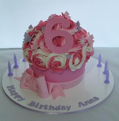 Pretty Giant Cupcake  - Cake by Cake A Chance On Belinda