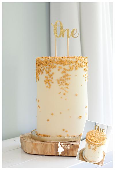 Huge double barrel with golden confetti - Cake by Taartjes van An (Anneke)