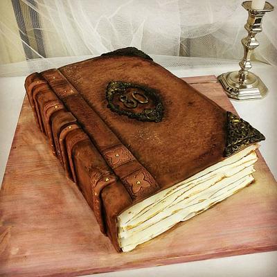 My Antik-Book Cake - Cake by Larissa Ubartas