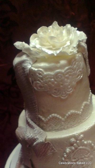 Tiny Wedding cake - Cake by Sherri Hodges 