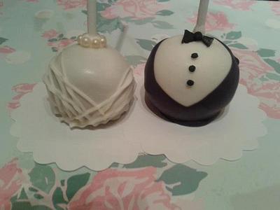 Bride and Groom Cake pops - Cake by Disneyworld25