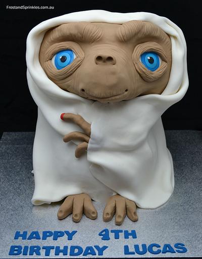 E.T.  - Cake by LauraSprinkles