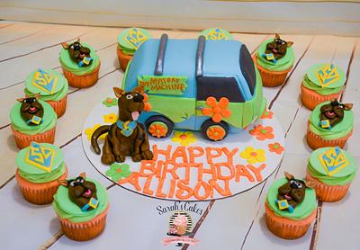Scooby Doo Cake and Cupcakes - Cake by Sarah's Cakes