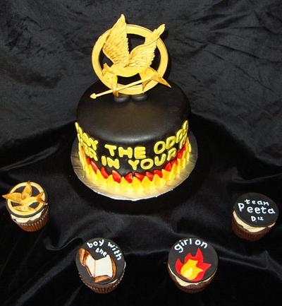 Hunger Games - Cake by SongbirdSweets