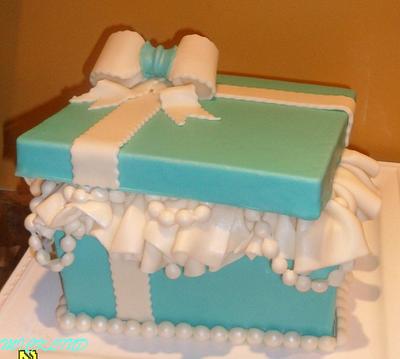 A Tiffany box themed cake for a Bridal shower - Cake by Linda