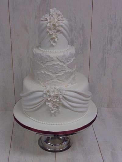 Wedding cake - Cake by KimsSweetyCakes