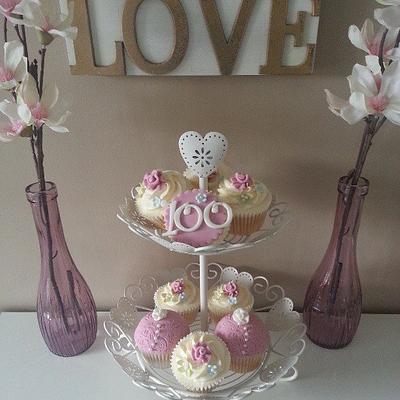 100th Birthday Cupcakes  - Cake by Samantha