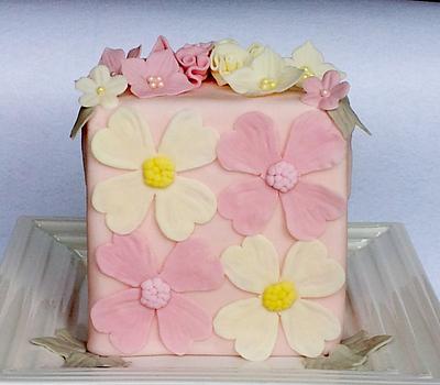 Floral Pastel Cake - Cake by miettes