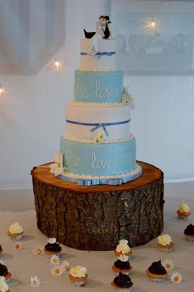 Daisy Wedding Cake  - Cake by Oh Cake Crumbs 