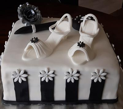 Black and White. - Cake by Pluympjescake
