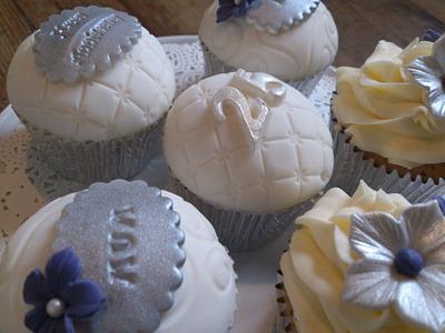 Silver anniversary cupcakes - Cake by Dollybird Bakes