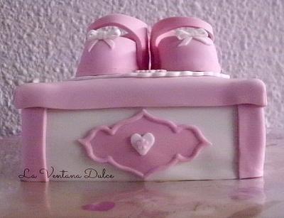 Baby shoes cake - Cake by Andrea - La Ventana Dulce