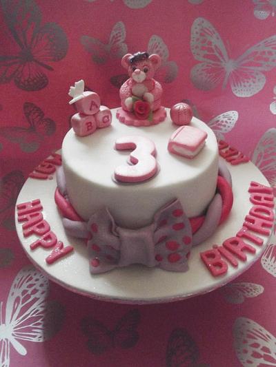3rd Birthday cake for a little princess - Cake by Cupcakes la louche wedding & novelty cakes