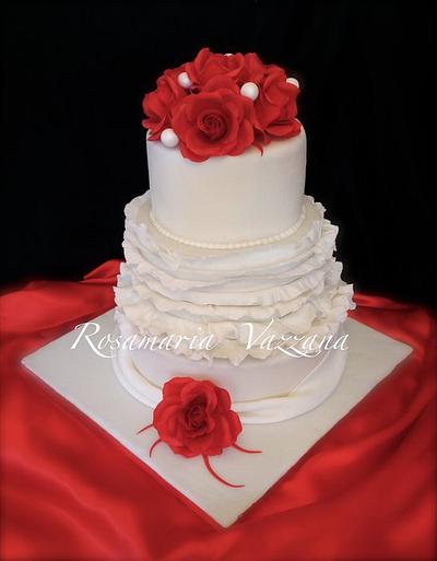 Ruffles and roses - Cake by Rosamaria