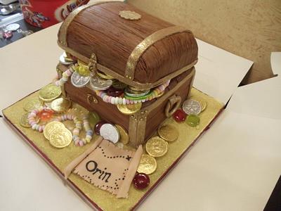 treasure chest cake - Cake by Enchanting Cupcakes hobby cakes