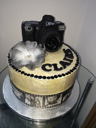 camera birthday cake - Cake by Fishinggirl