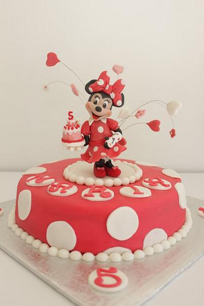 minnie with an arm sling - Cake by Artym 